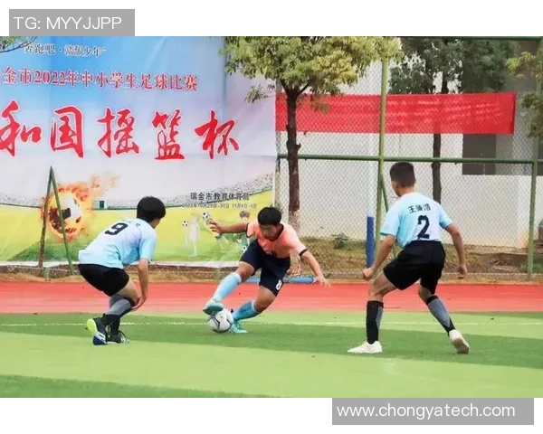 颠两足球的魅力与挑战探讨如何提升青少年足球水平与参与热情 颠两足球的魅力与挑战探讨如何提升青少年足球水平与参与热情